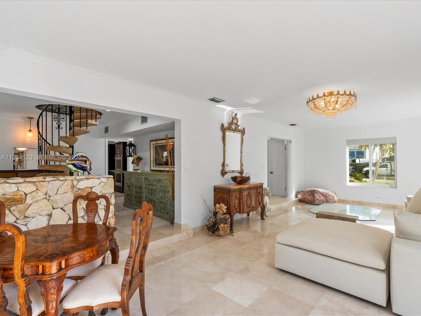 624 Palm Dr Hallandale Beach, FL 33009