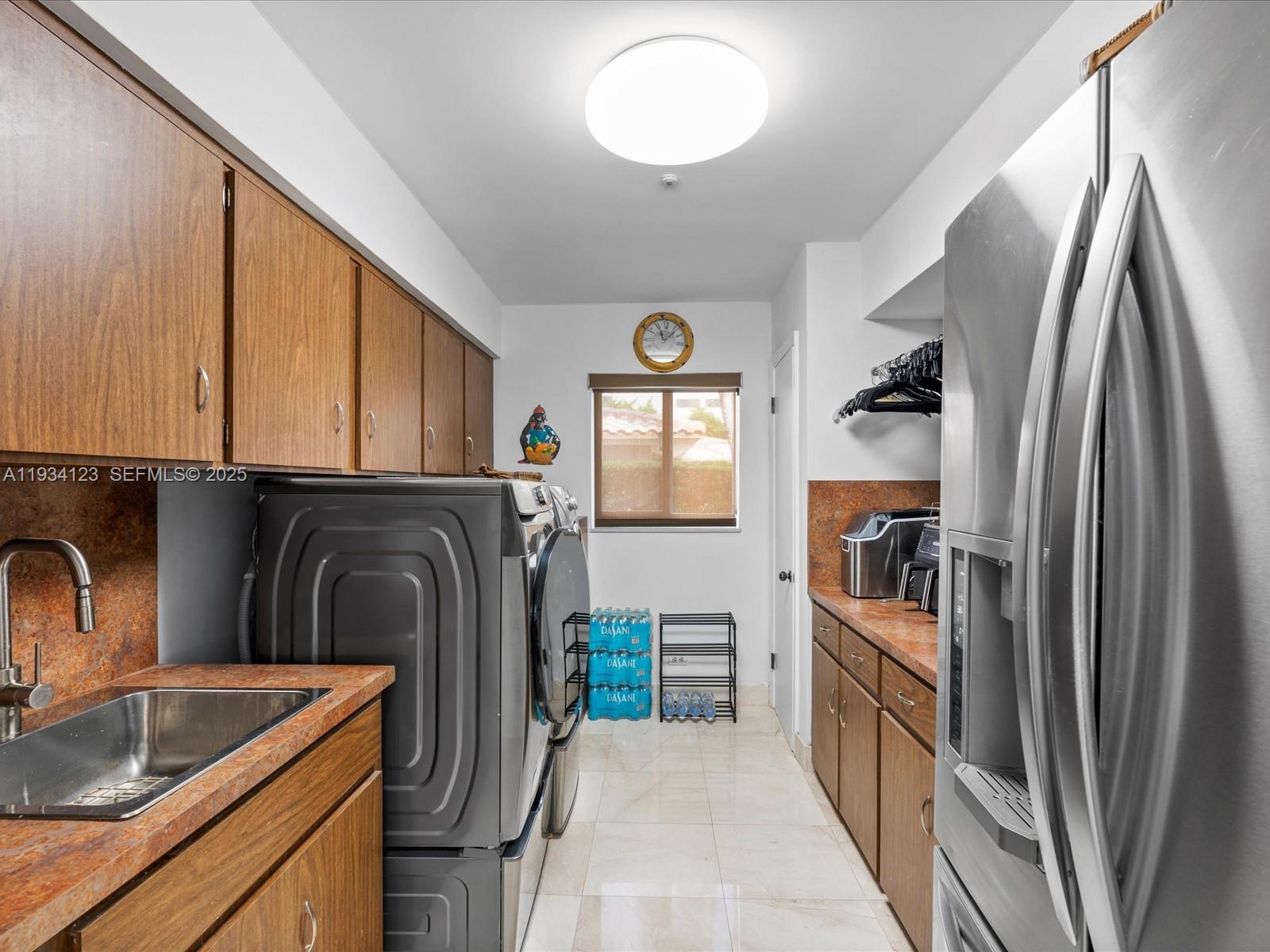 624 Palm Dr Hallandale Beach, FL 33009