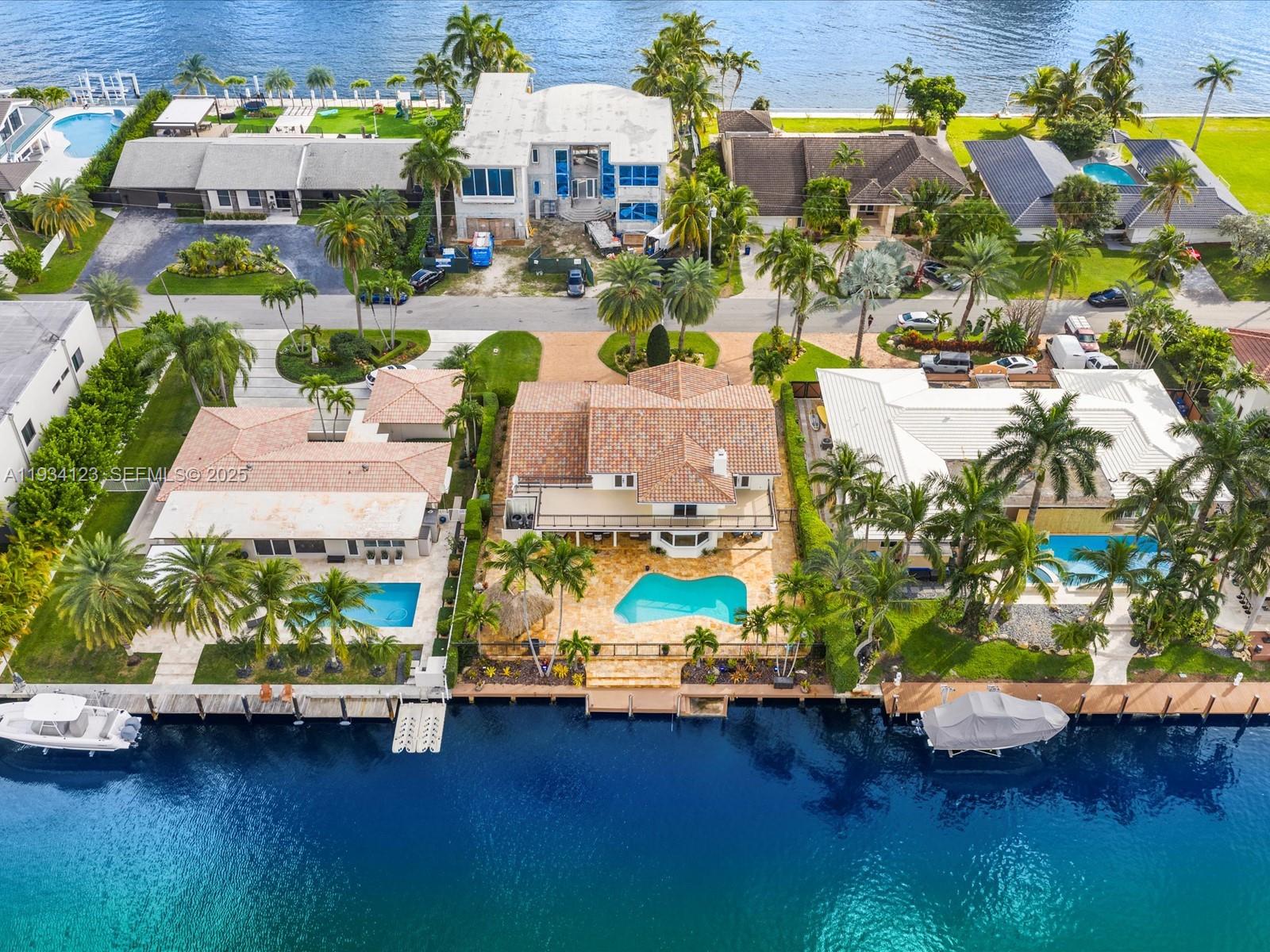 624 Palm Dr Hallandale Beach, FL 33009