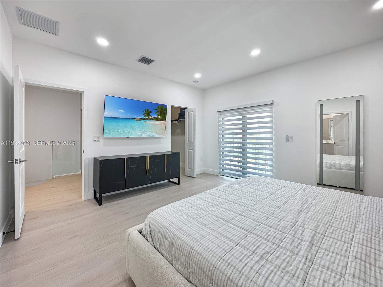 8206 NW 43rd St Doral, FL 33166