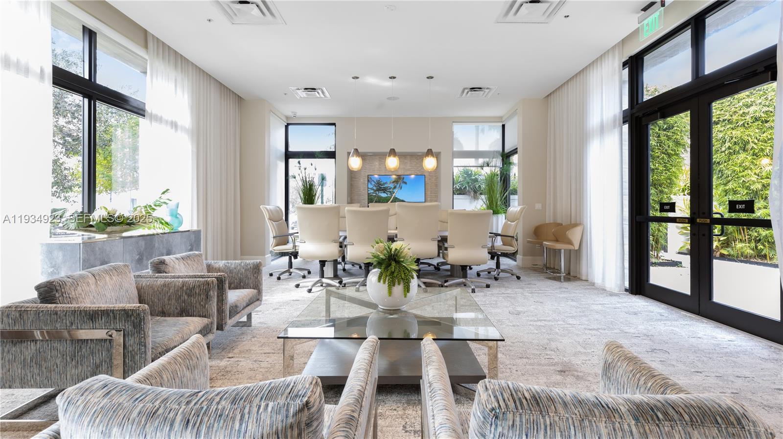 8206 NW 43rd St Doral, FL 33166