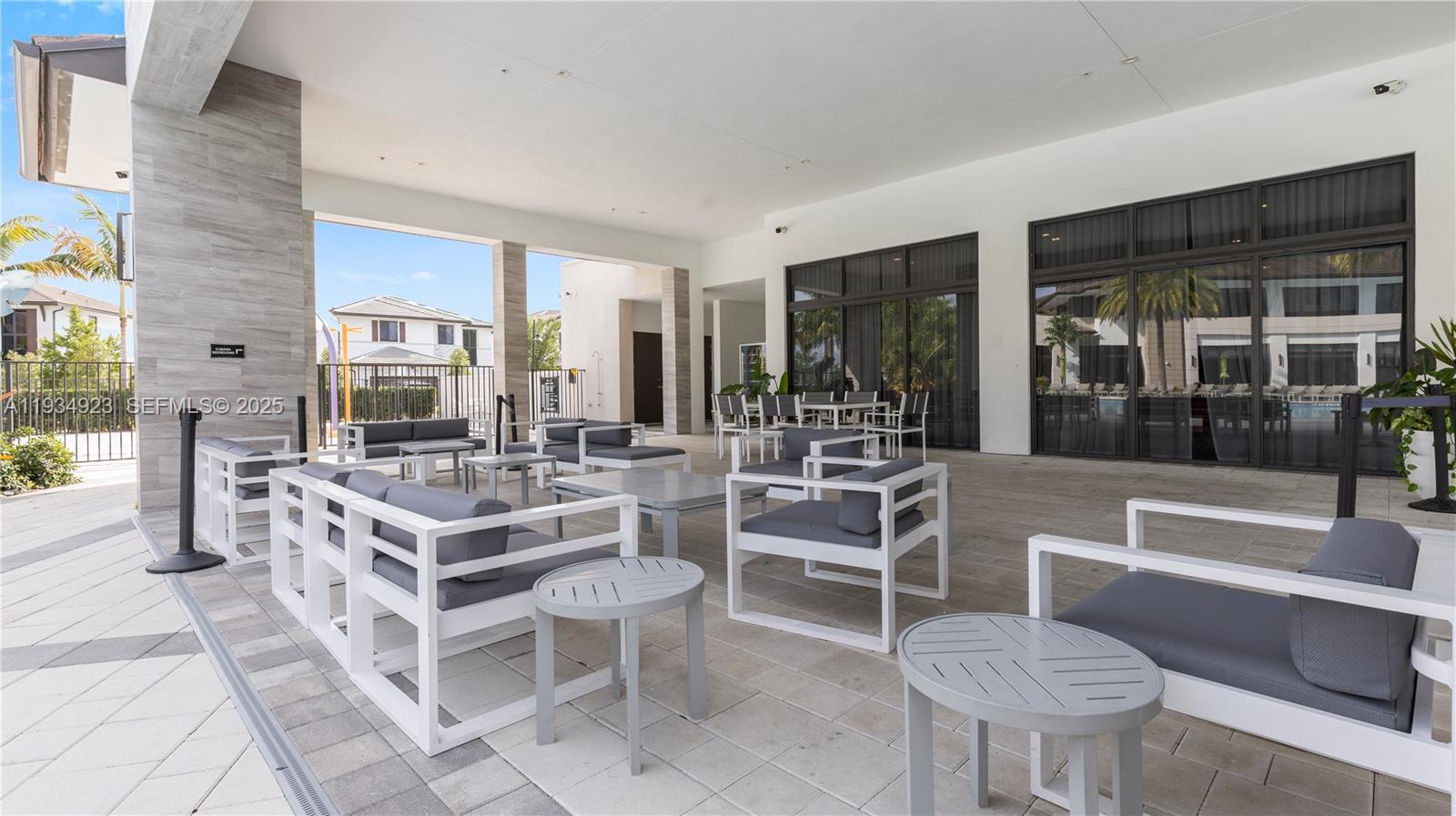 8206 NW 43rd St Doral, FL 33166