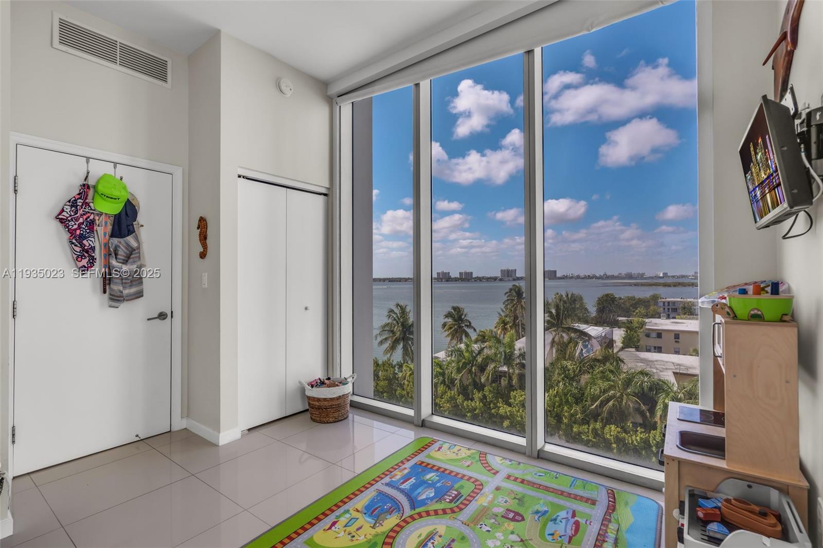 7928 East Dr #708 North Bay Village, FL 33141