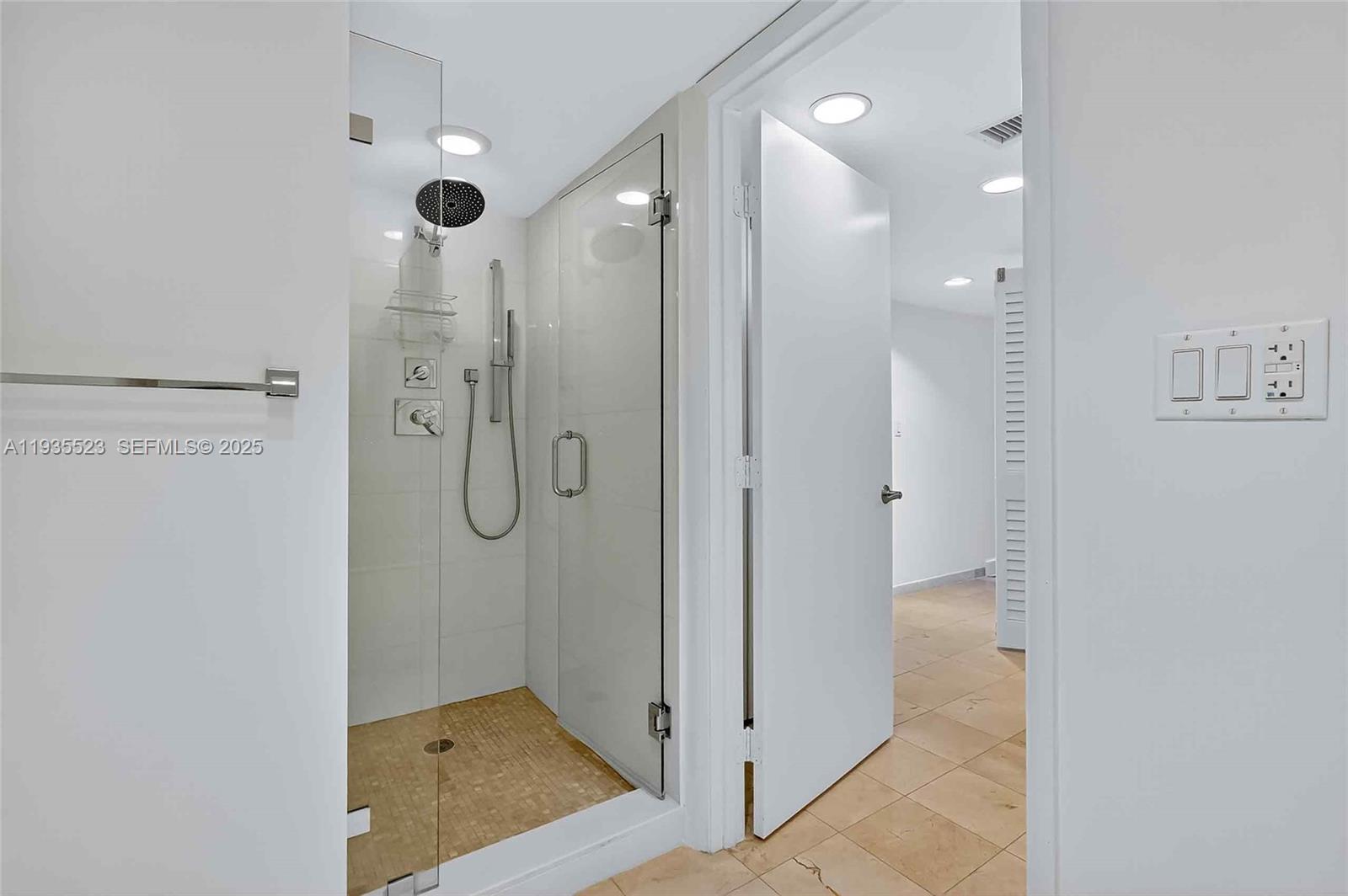 520 Brickell Key Dr #A604 Miami, FL 33131