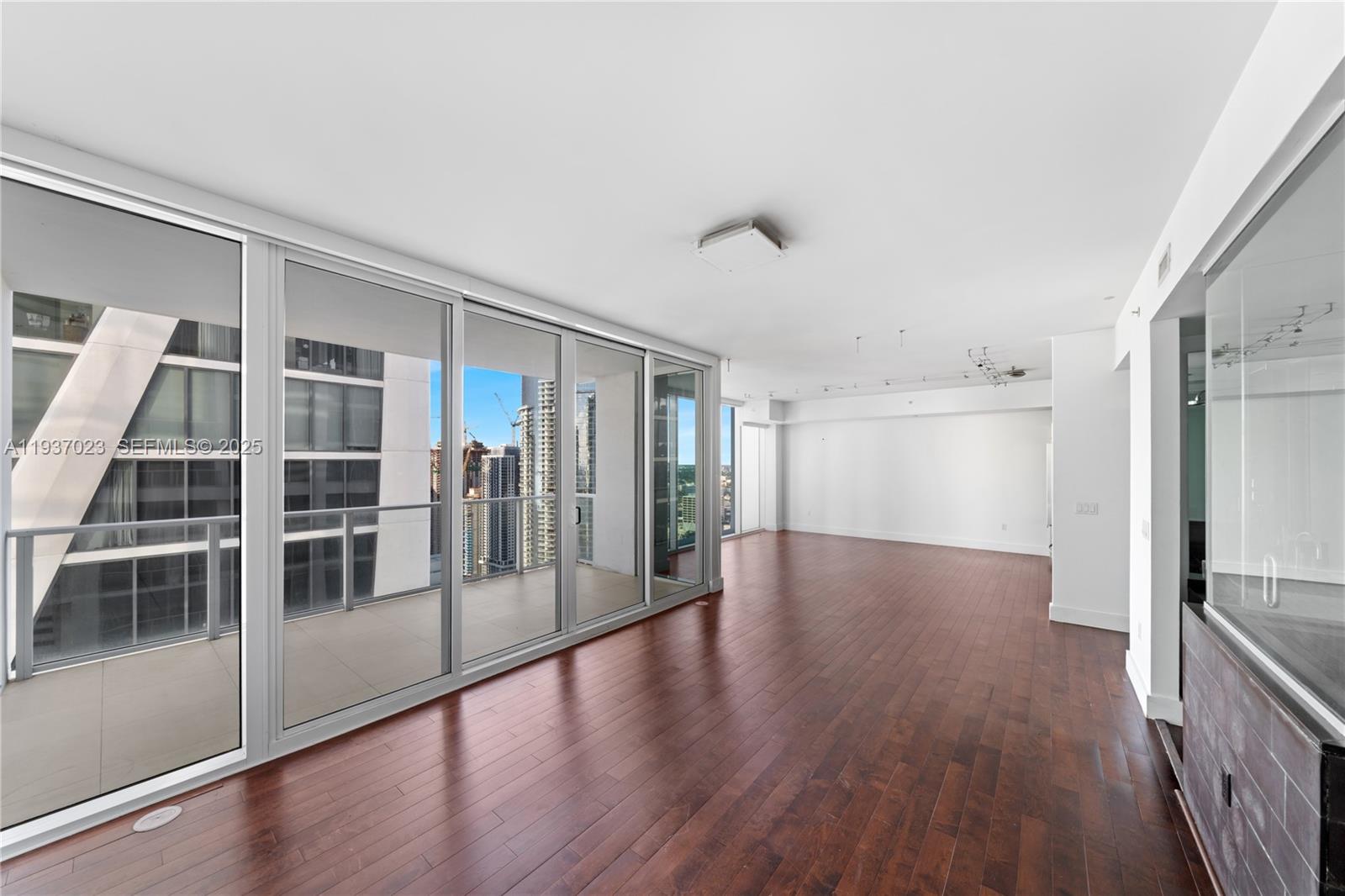 image Ten Museum Park6