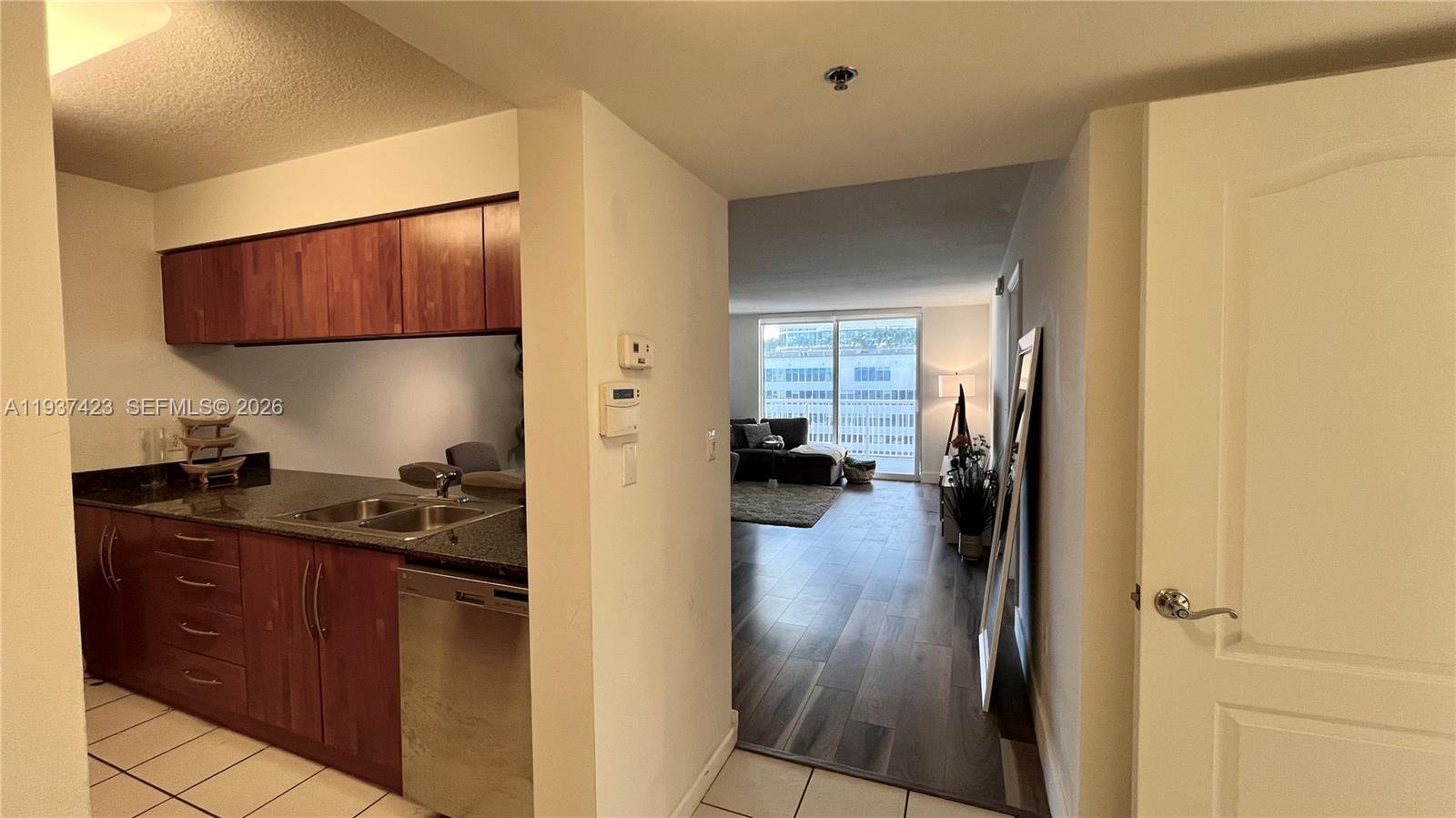 1200 Brickell Bay Dr #2018