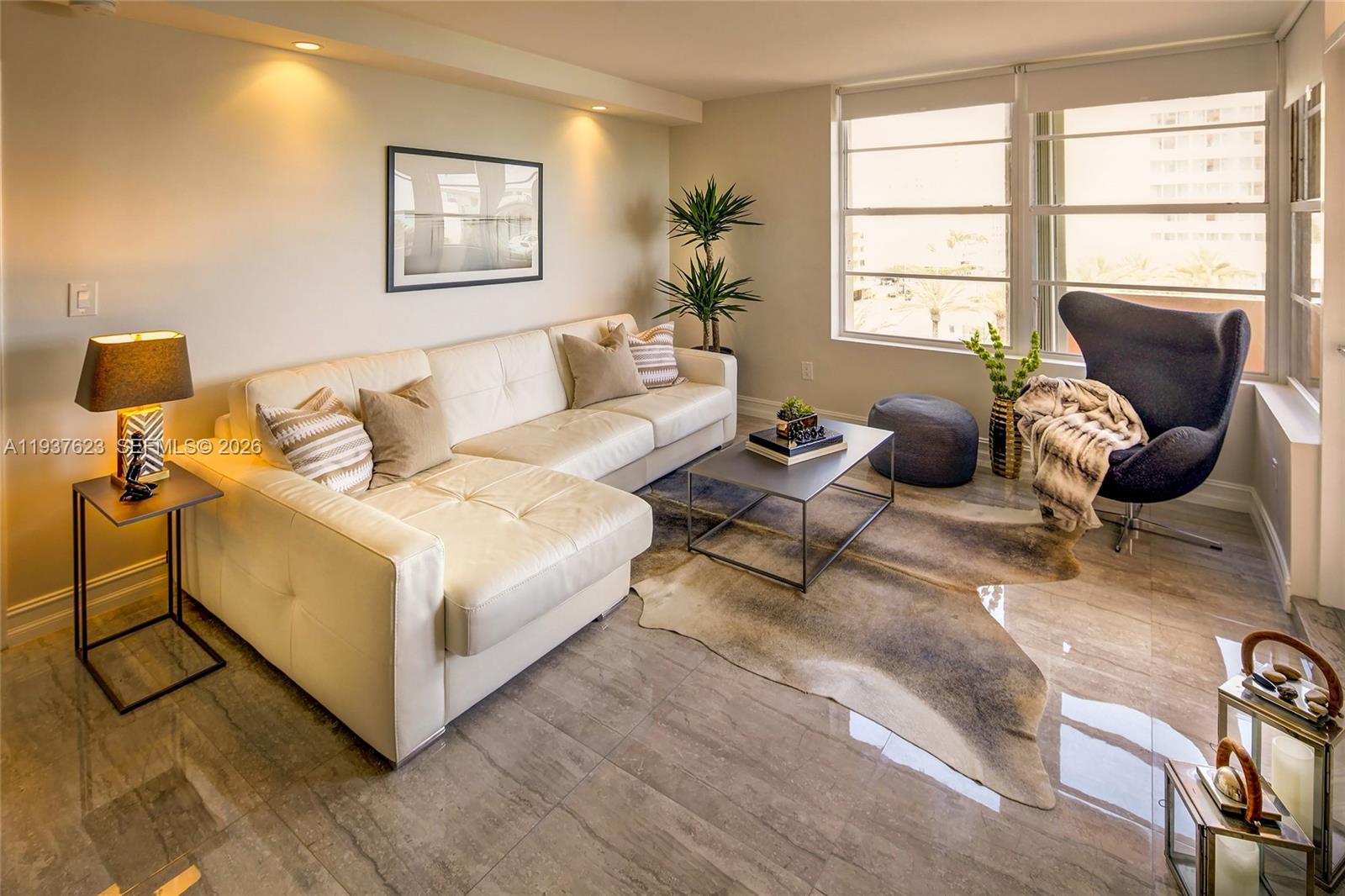 2899 Collins Ave #617