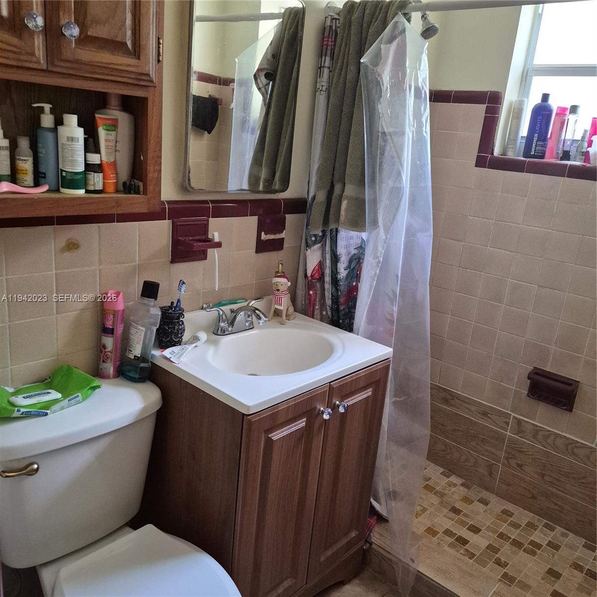 1001 NW 37th Ave Miami, FL 33125