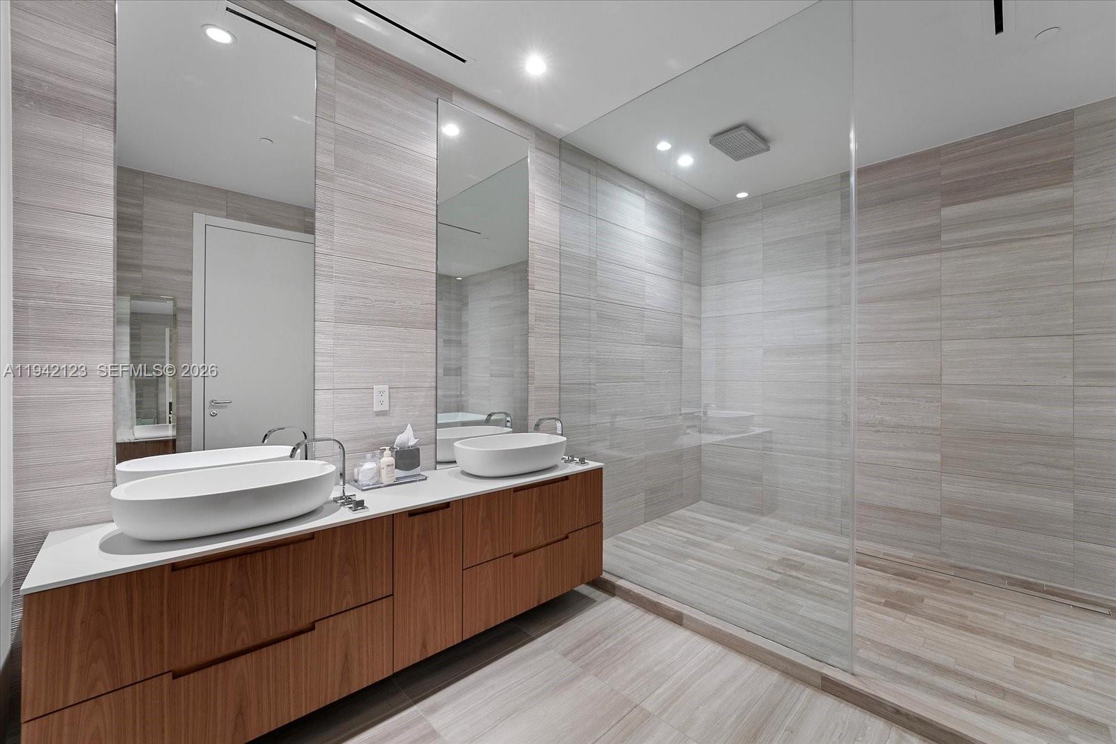 image Ritz Carlton Residences6