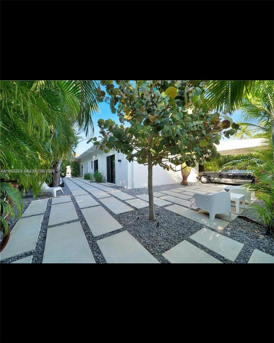 811 86th St Miami Beach, FL 33141