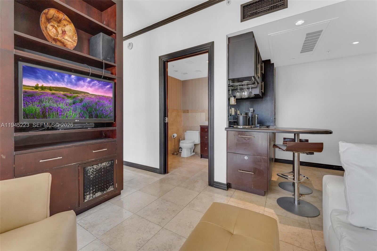 1437 Collins Ave #PH18 Miami Beach, FL 33139