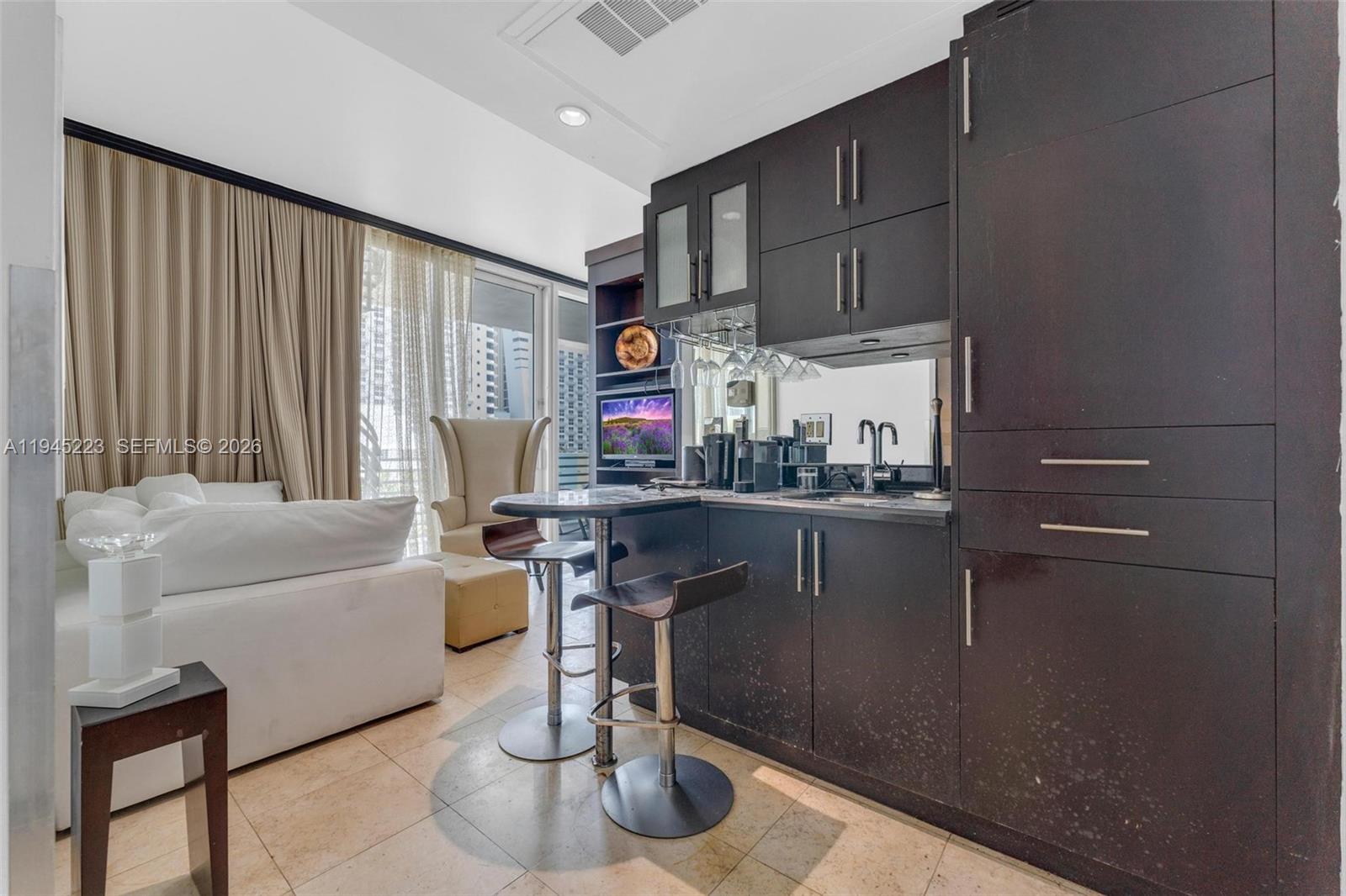 1437 Collins Ave #PH18 Miami Beach, FL 33139