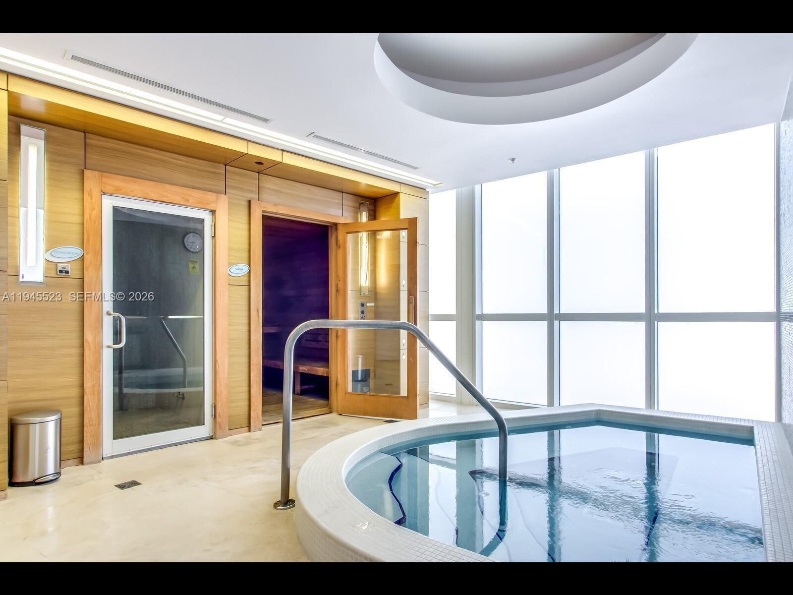 image Trump Royale28