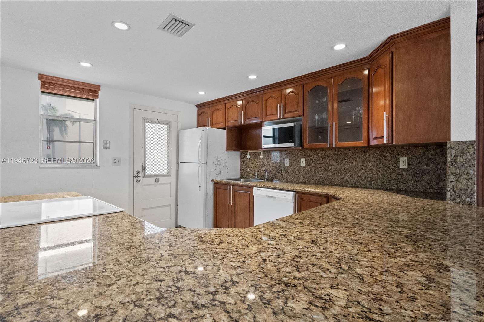 3030 Marcos Dr #T203