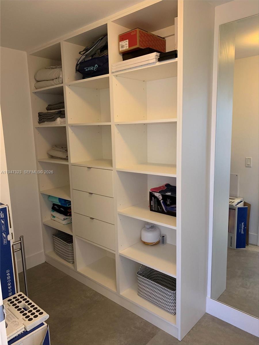 16385 Biscayne Blvd #1417 North Miami Beach, FL 33160