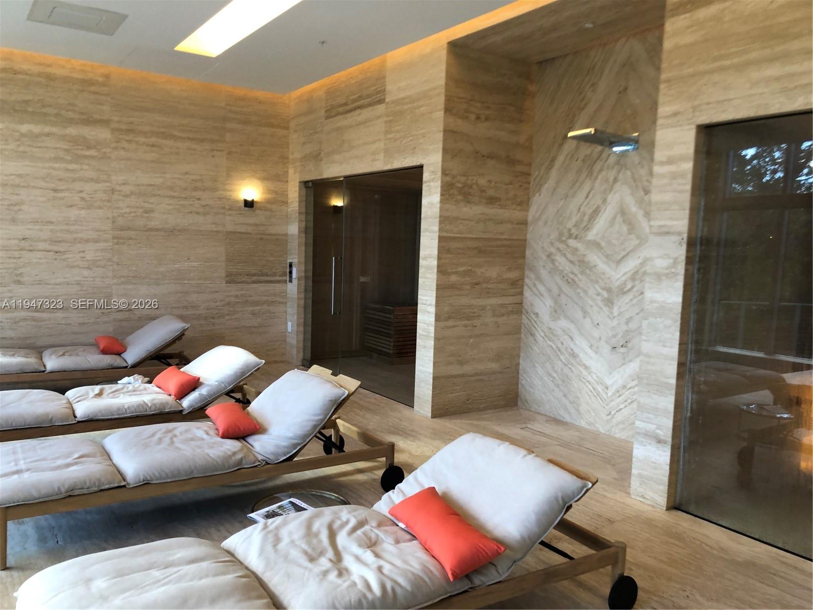 16385 Biscayne Blvd #1417 North Miami Beach, FL 33160