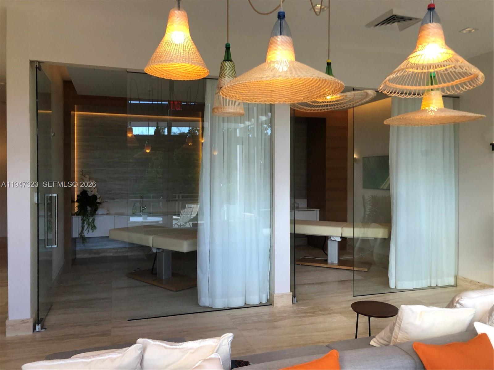 16385 Biscayne Blvd #1417 North Miami Beach, FL 33160