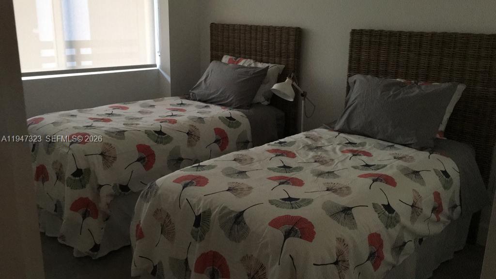 16385 Biscayne Blvd #1417 North Miami Beach, FL 33160