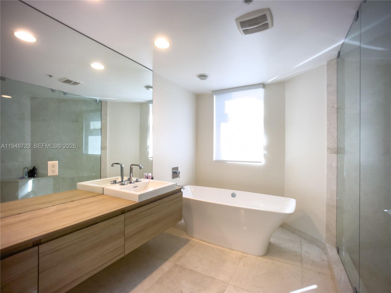 Undisclosed Address North Miami Beach, FL 33160