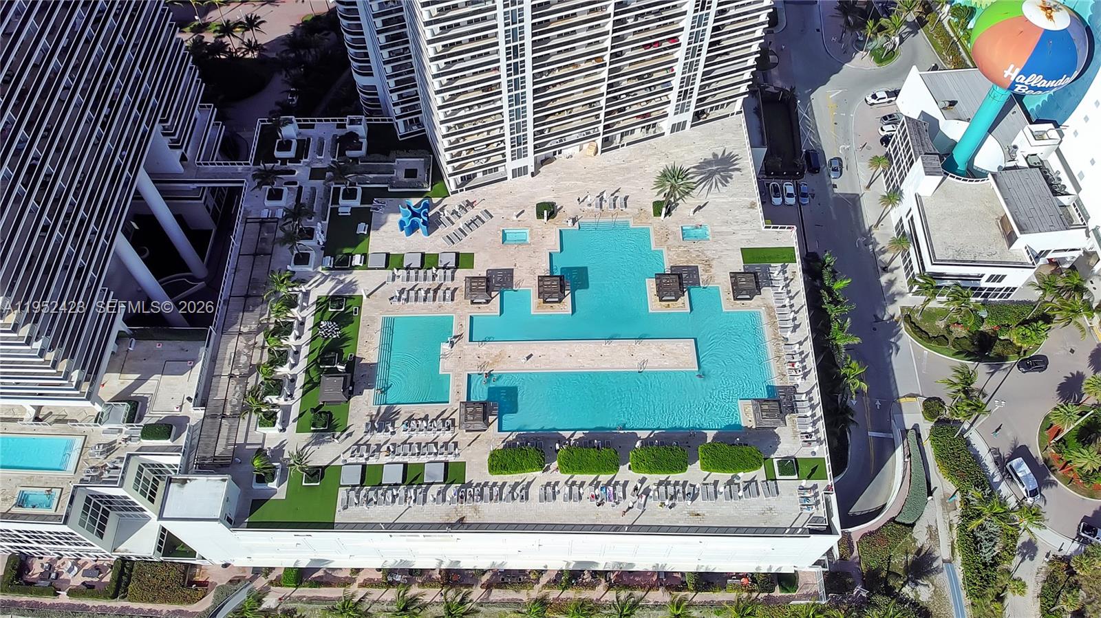 image The Beach Club48