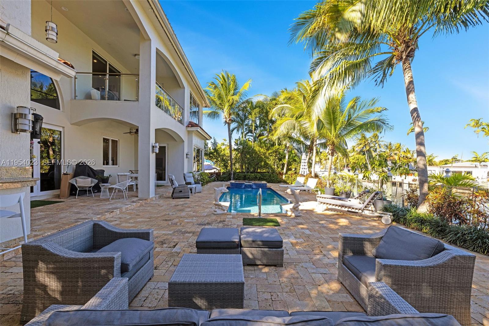 2125 Ixora Rd North Miami, FL 33181