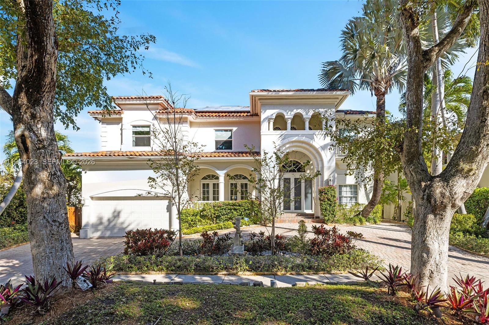 2125 Ixora Rd North Miami, FL 33181