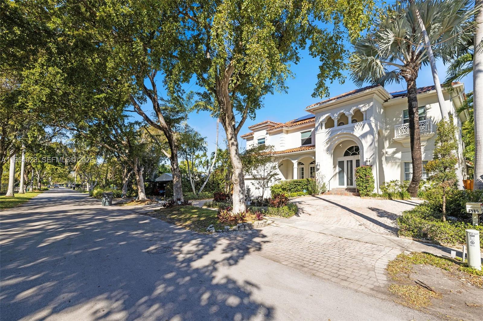 2125 Ixora Rd North Miami, FL 33181