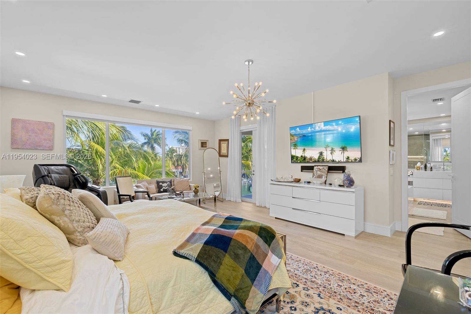 2125 Ixora Rd North Miami, FL 33181