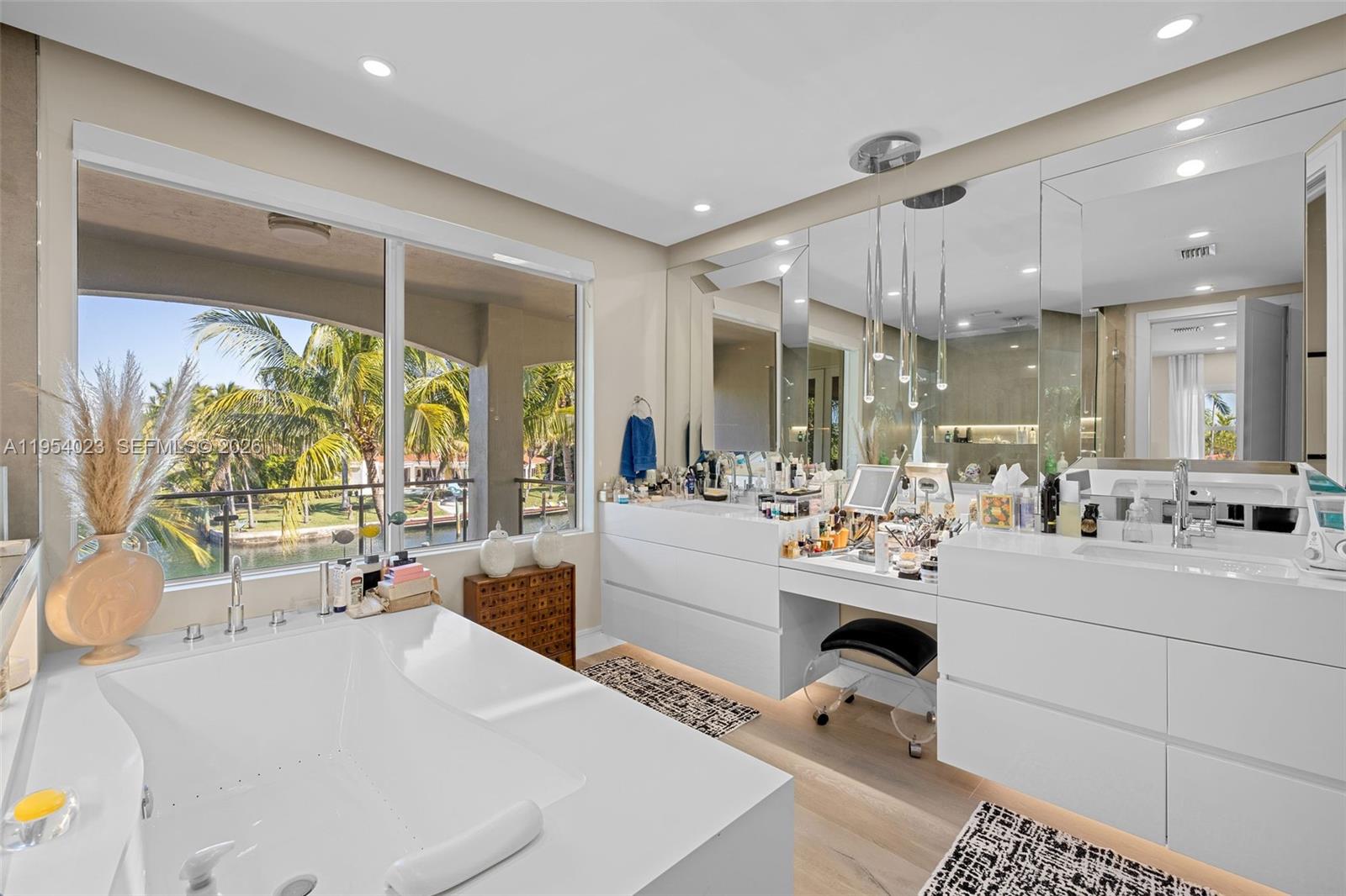 2125 Ixora Rd North Miami, FL 33181