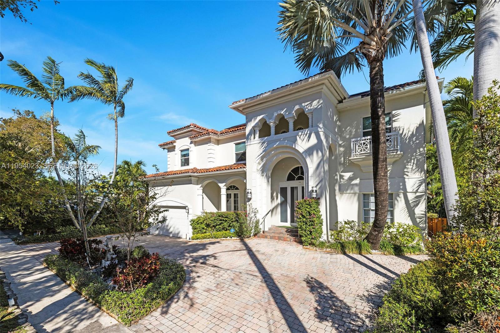 2125 Ixora Rd North Miami, FL 33181