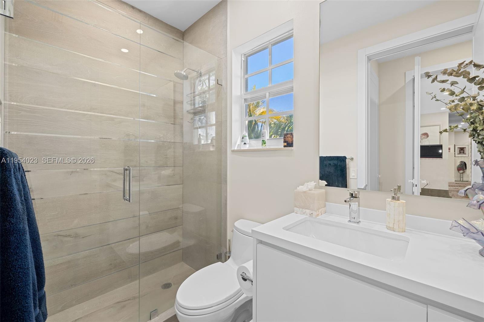 2125 Ixora Rd North Miami, FL 33181