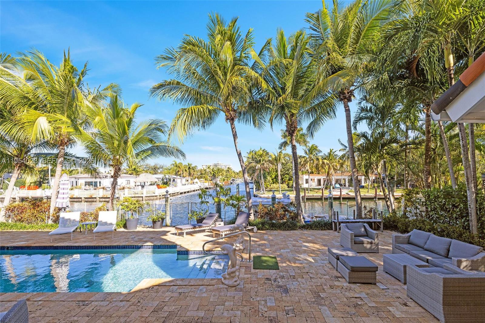 2125 Ixora Rd North Miami, FL 33181