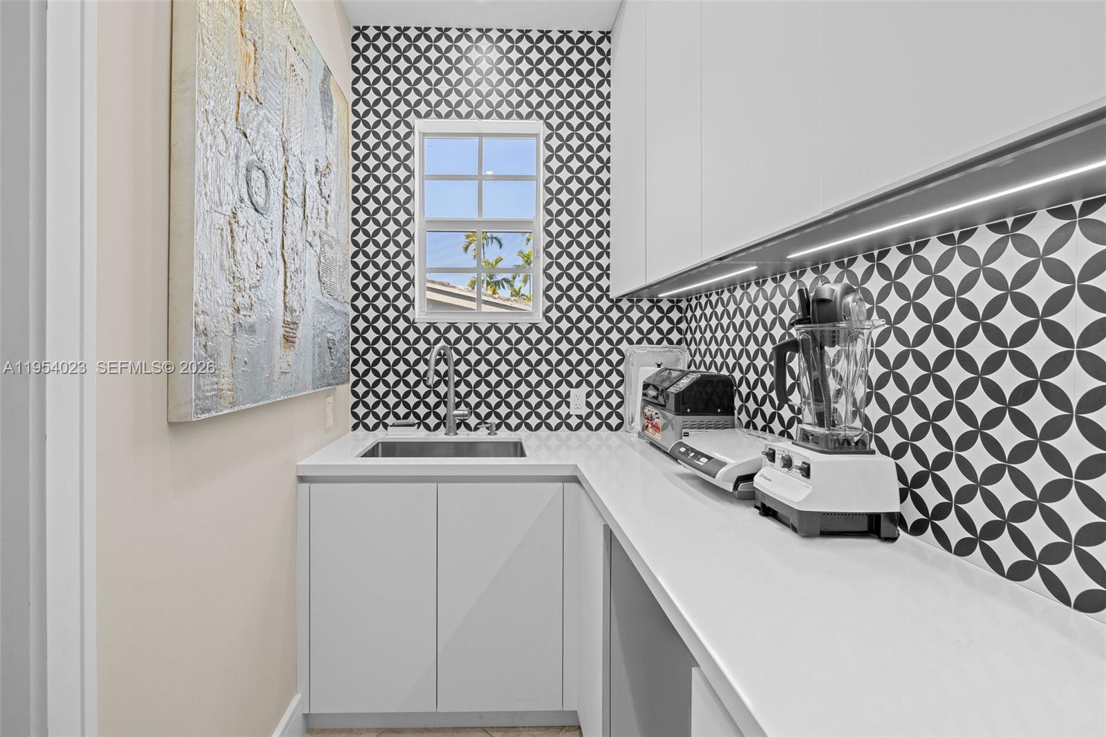 2125 Ixora Rd North Miami, FL 33181