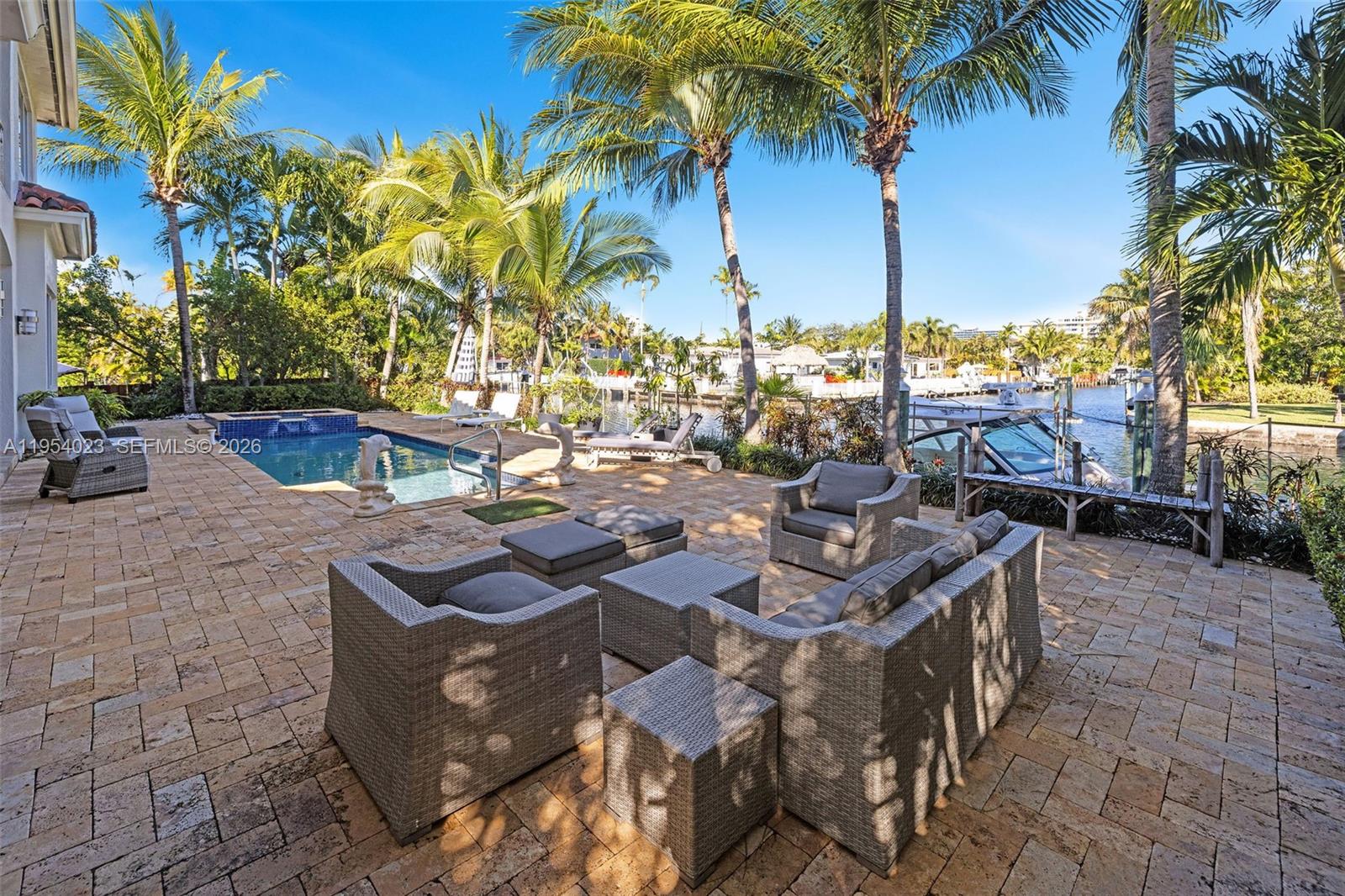 2125 Ixora Rd North Miami, FL 33181