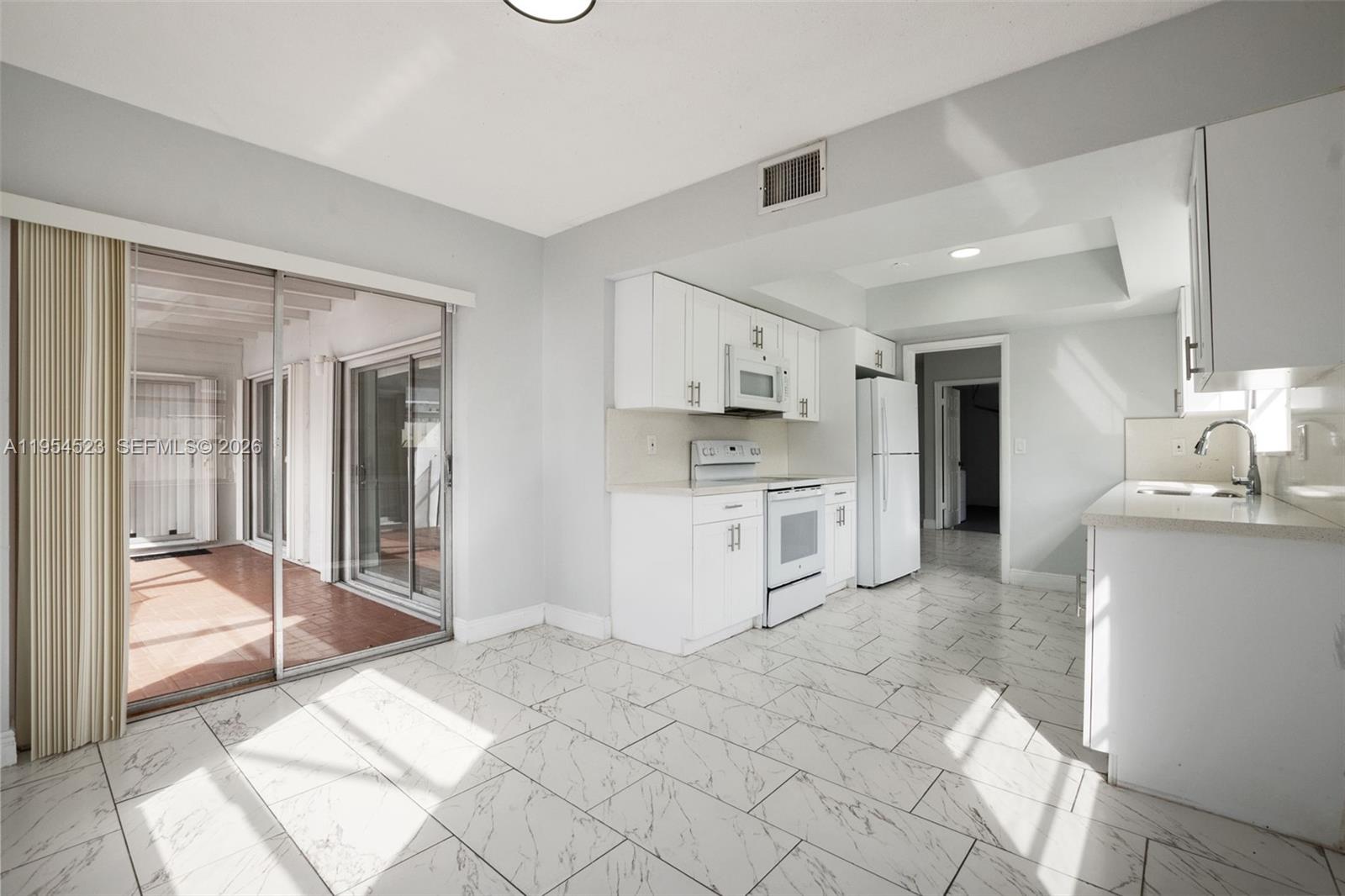 6572 SW 8th Ct North Lauderdale, FL 33068