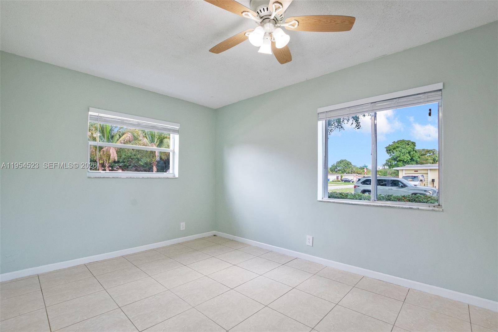 6572 SW 8th Ct North Lauderdale, FL 33068
