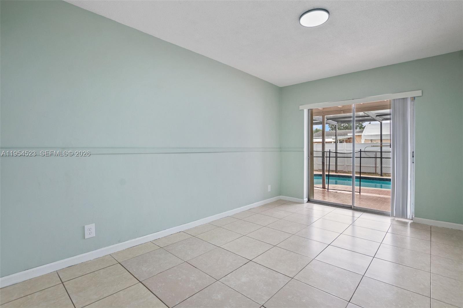 6572 SW 8th Ct North Lauderdale, FL 33068