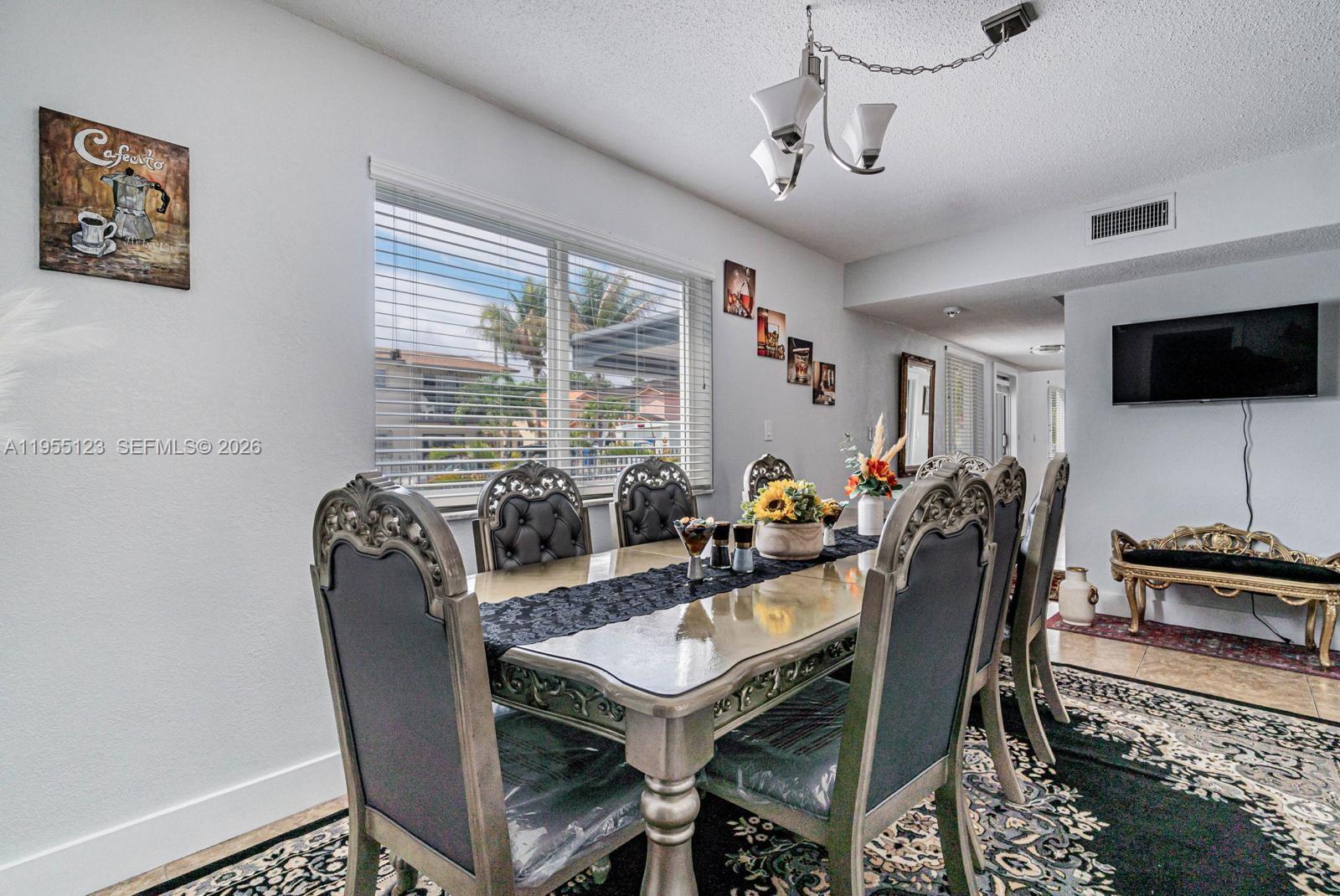 901 NW 22nd Pl Miami, FL 33125