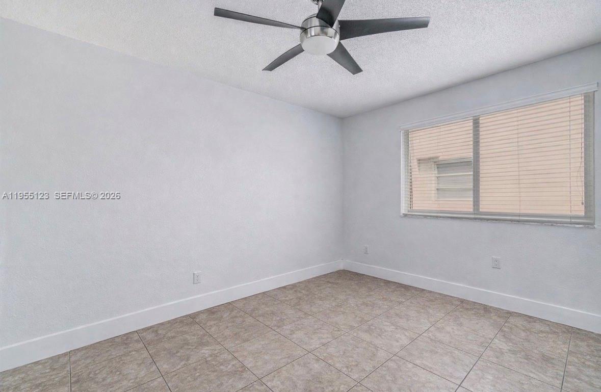 901 NW 22nd Pl Miami, FL 33125