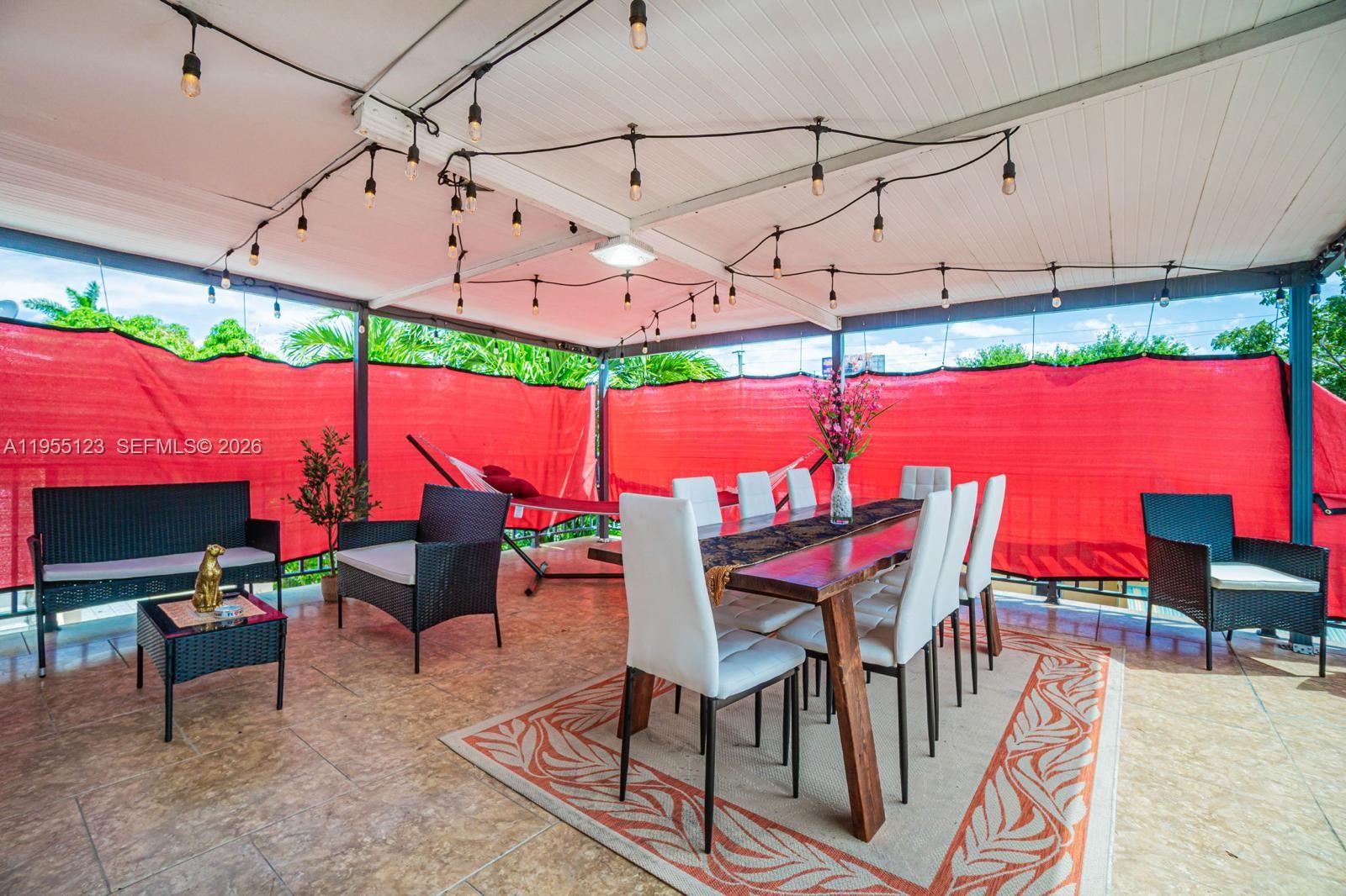 901 NW 22nd Pl Miami, FL 33125