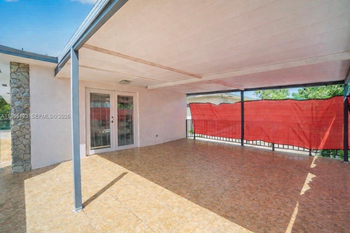 901 NW 22nd Pl Miami, FL 33125