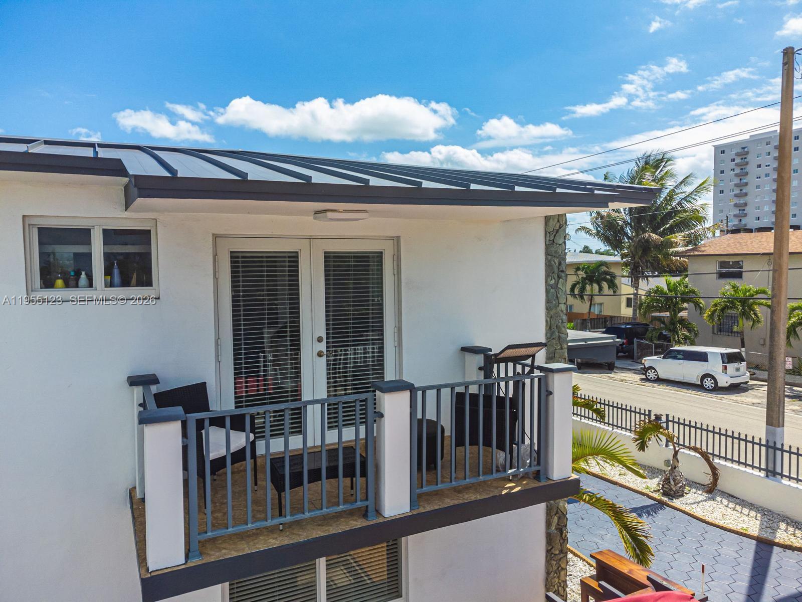 901 NW 22nd Pl Miami, FL 33125