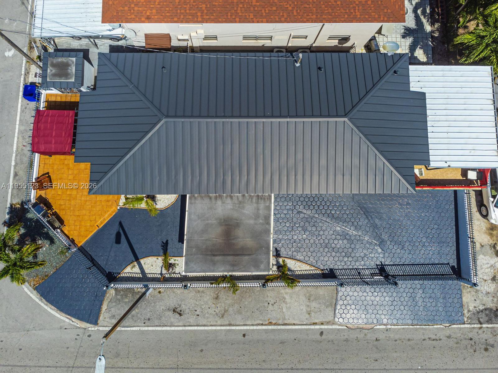 901 NW 22nd Pl Miami, FL 33125