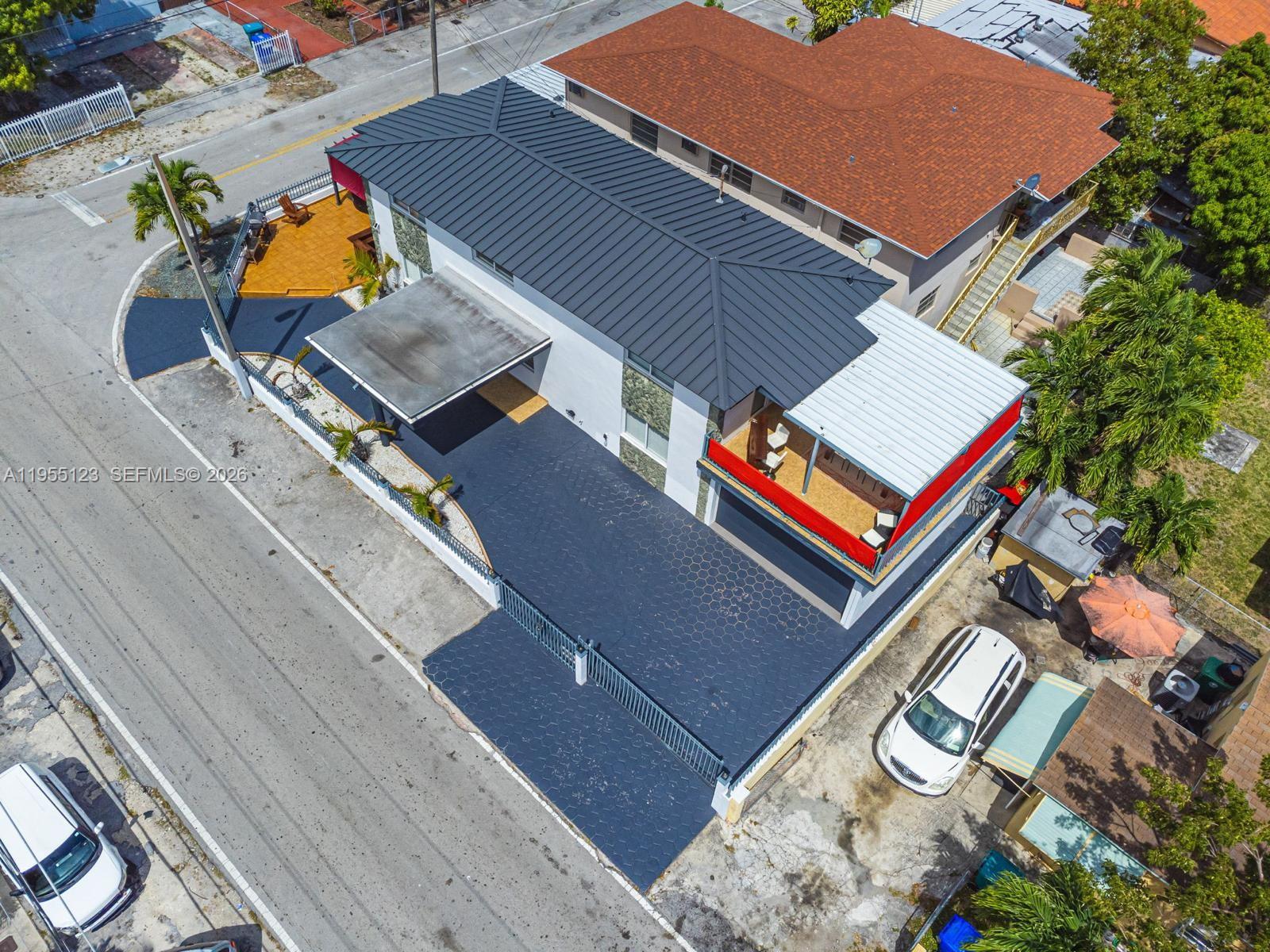 901 NW 22nd Pl Miami, FL 33125