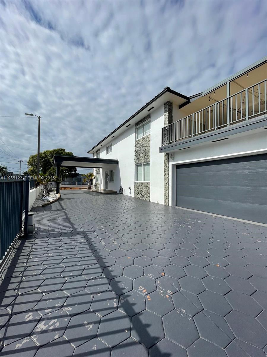 901 NW 22nd Pl Miami, FL 33125