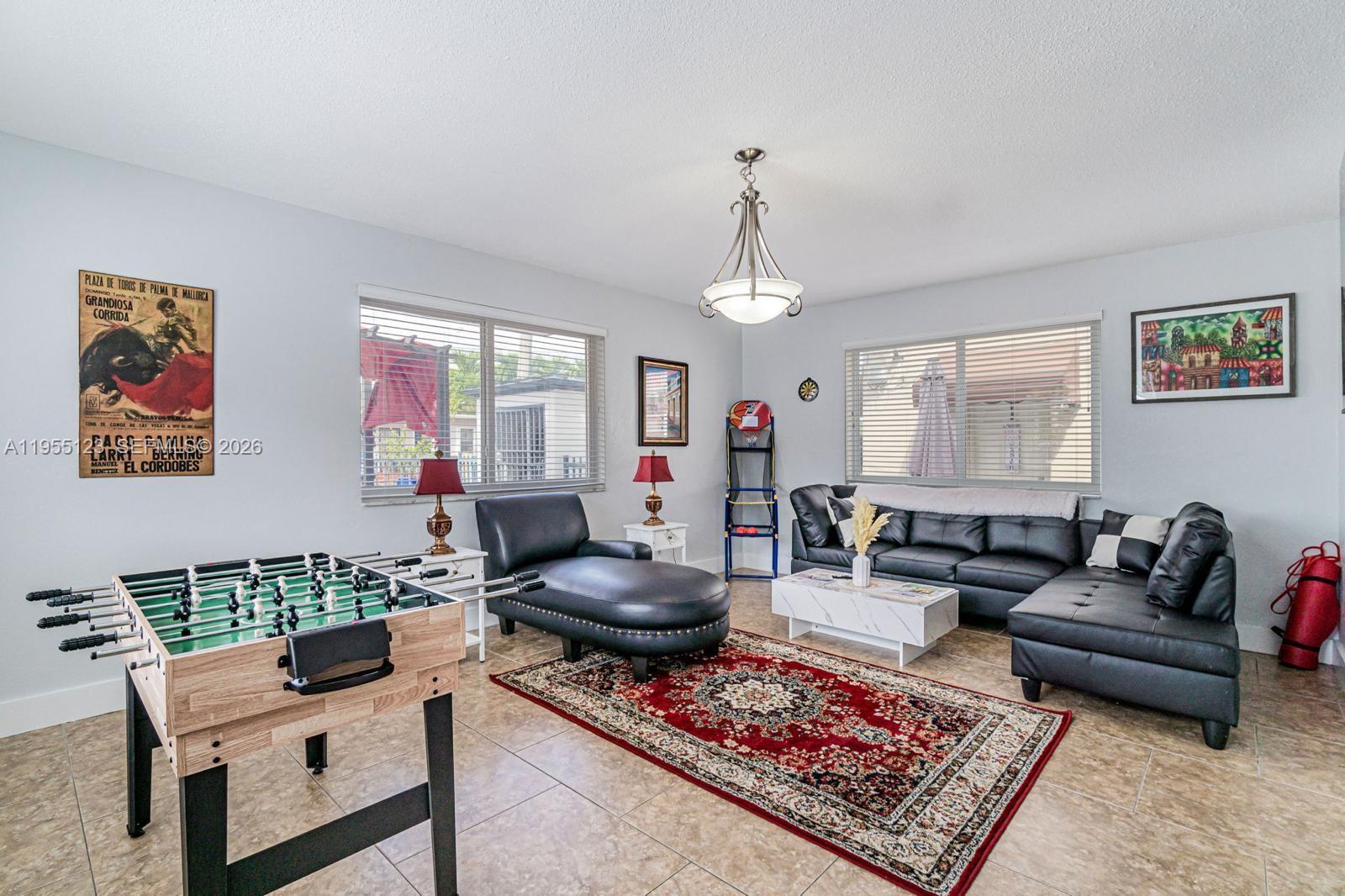 901 NW 22nd Pl Miami, FL 33125