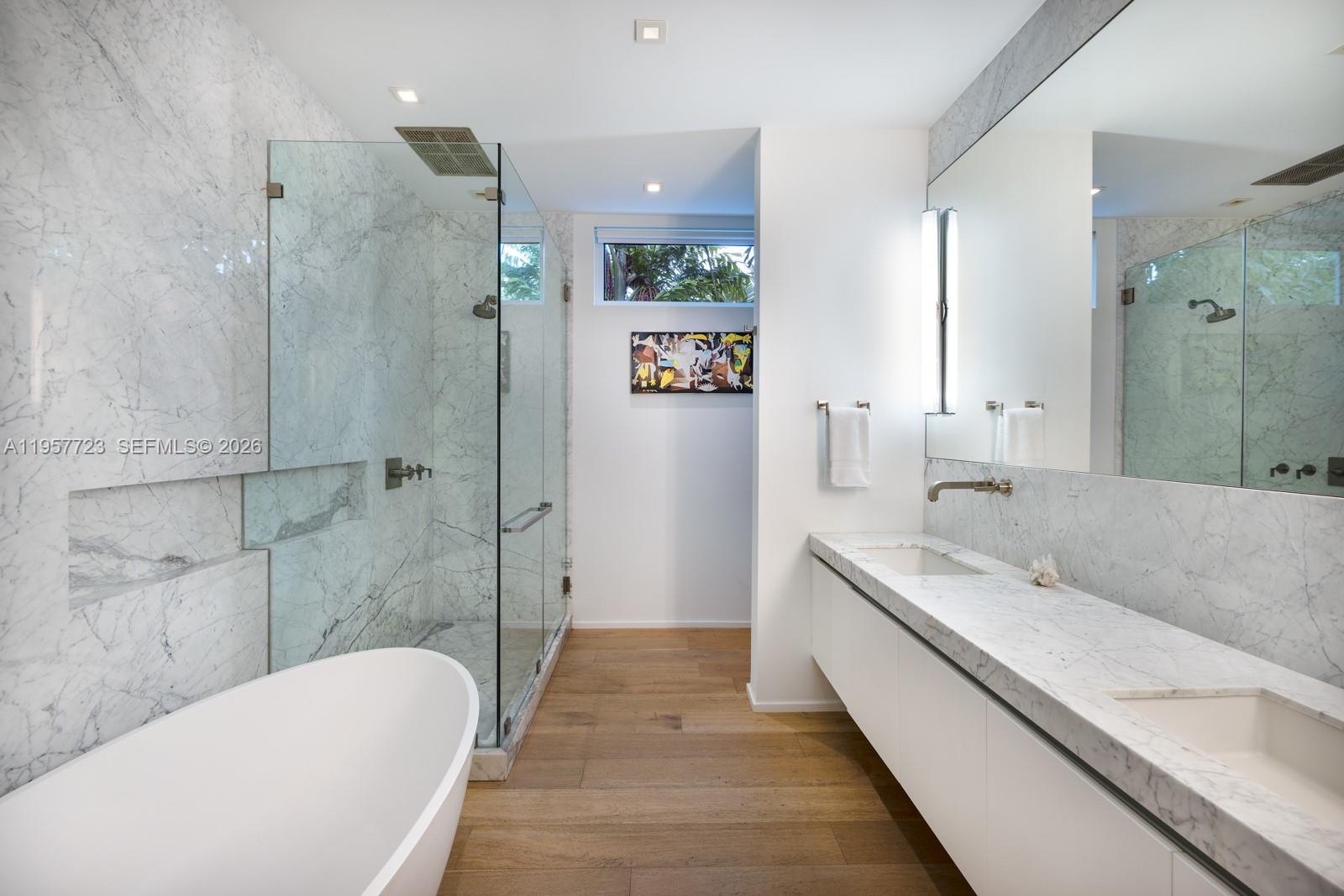 335 W 46th St Miami Beach, FL 33140