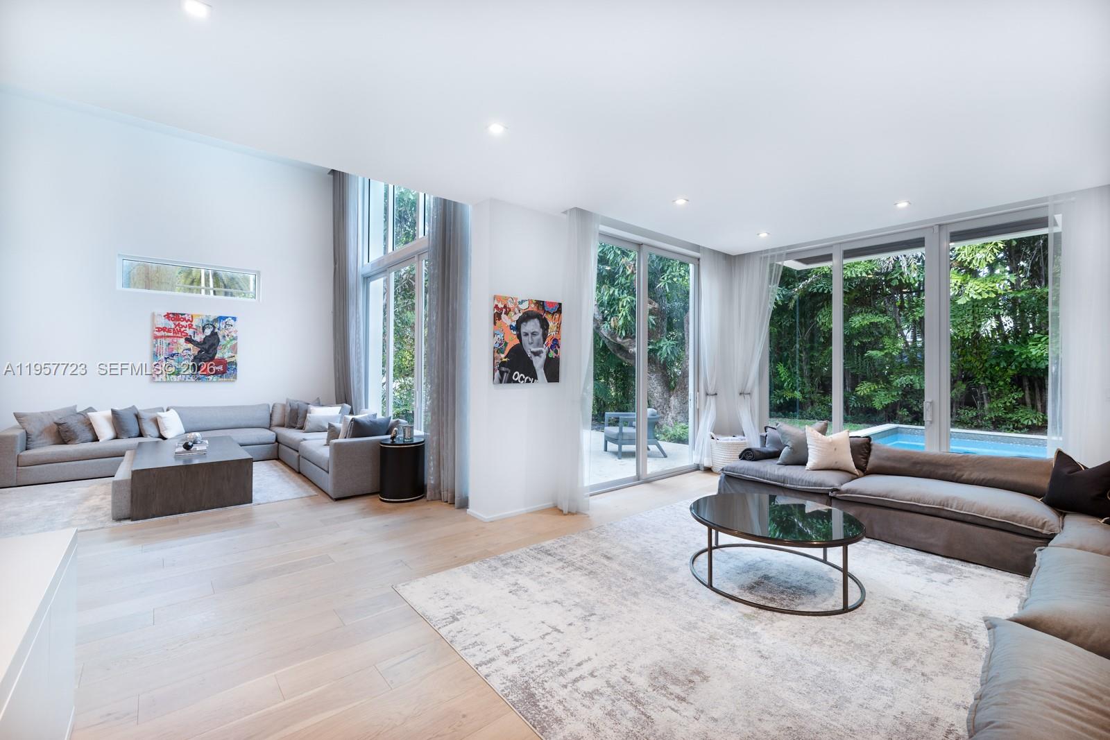 335 W 46th St Miami Beach, FL 33140