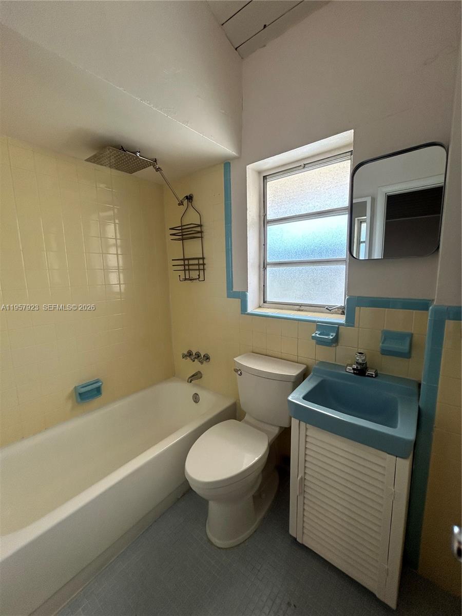 234 Antiquera Ave #6 Coral Gables, FL 33134