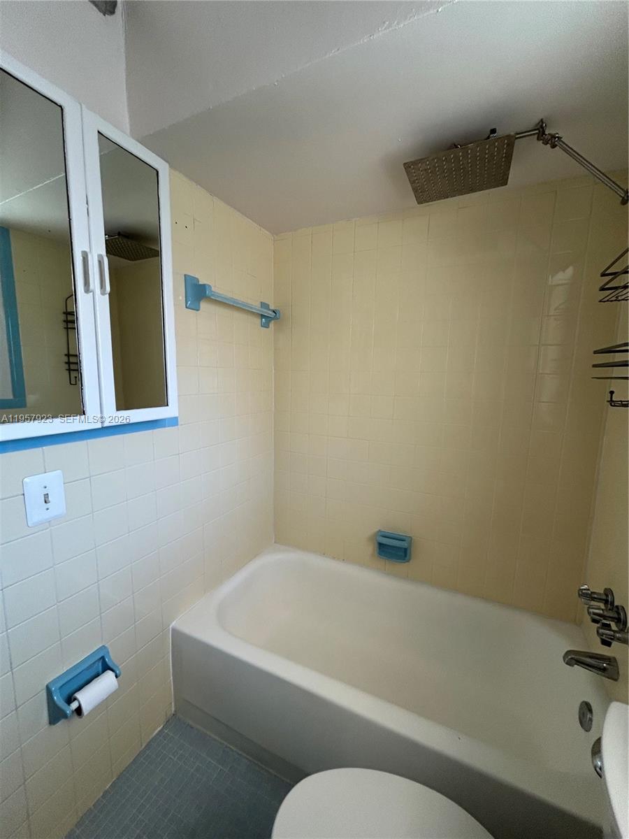 234 Antiquera Ave #6 Coral Gables, FL 33134